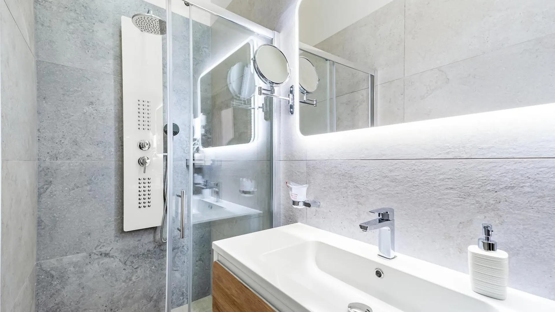 פורץ Hotel Dua Residence 4*,  קרואטיה